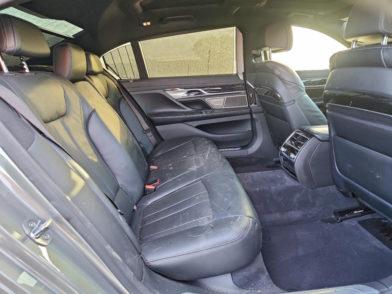 2020 BMW 740 i