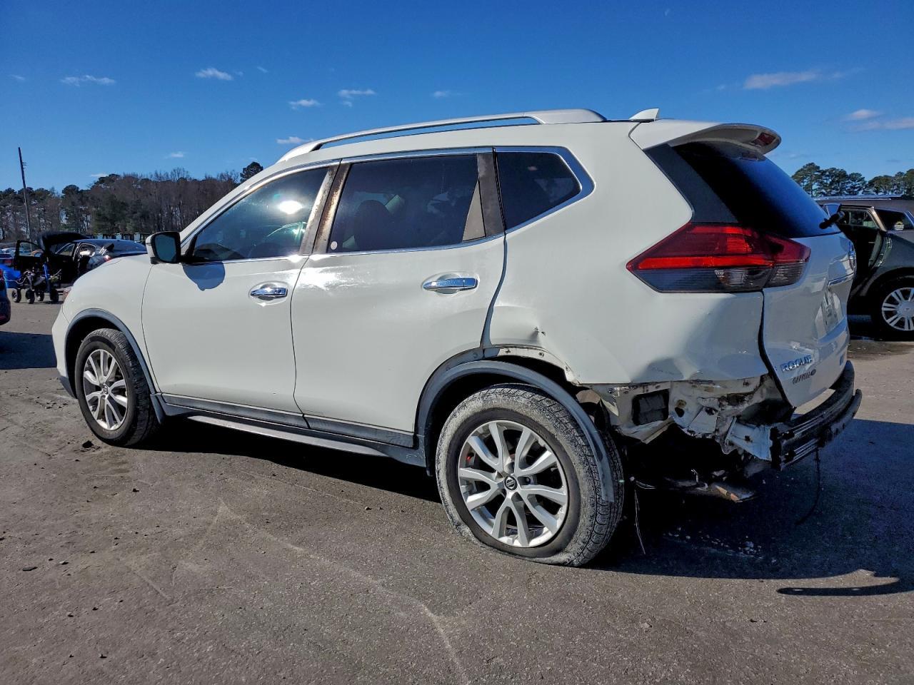 2017 Nissan Rogue sv