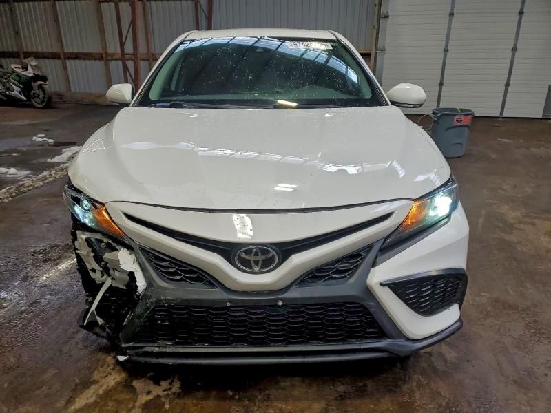 2021 Toyota Camry se