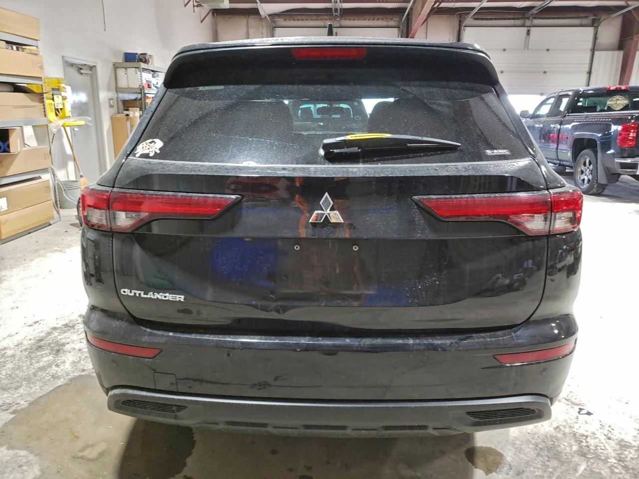 2024 Mitsubishi Outlander es