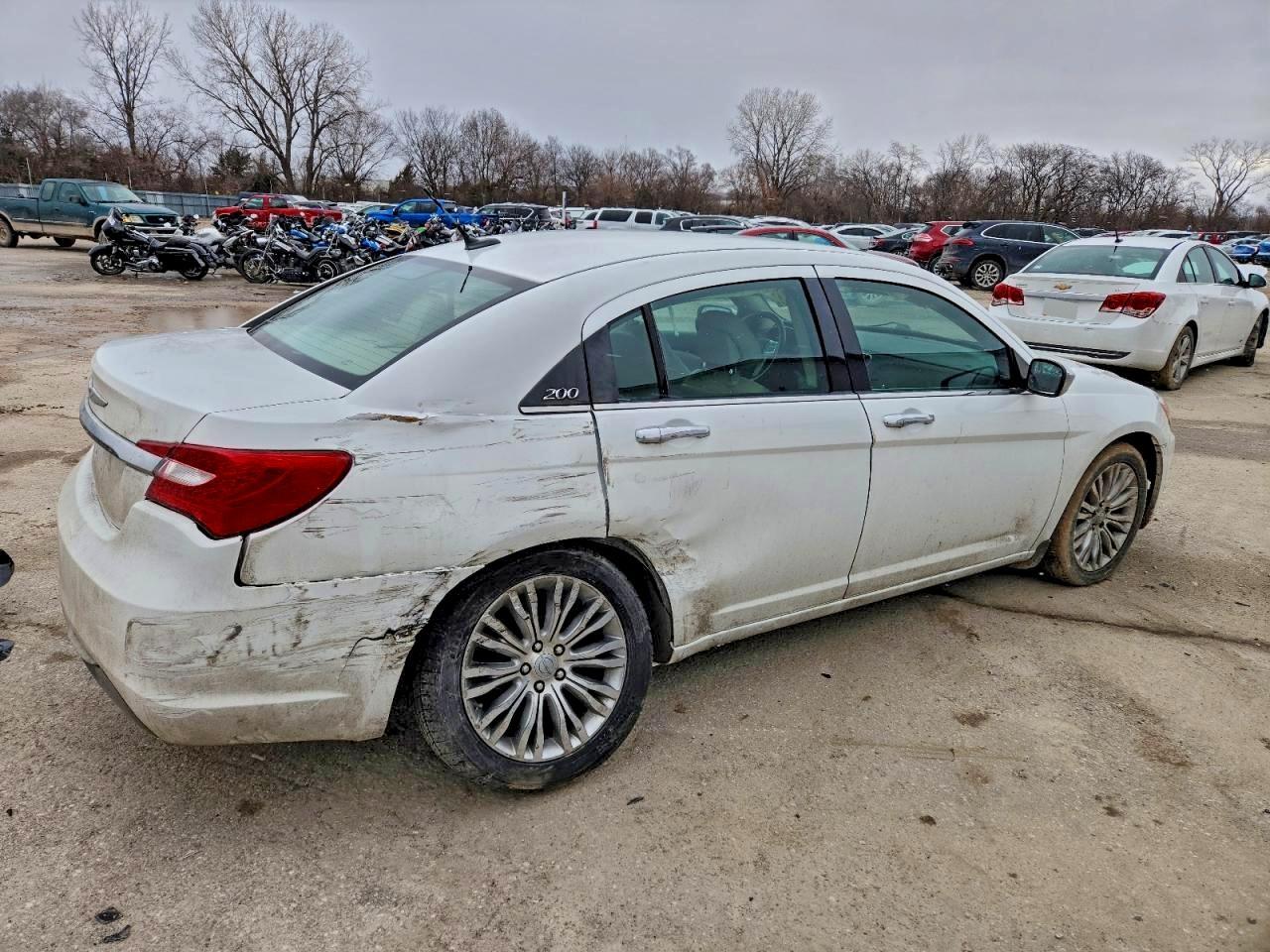 2013 Chrysler 200 Limited