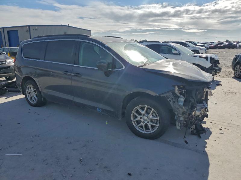 2020 Chrysler Voyager lxi