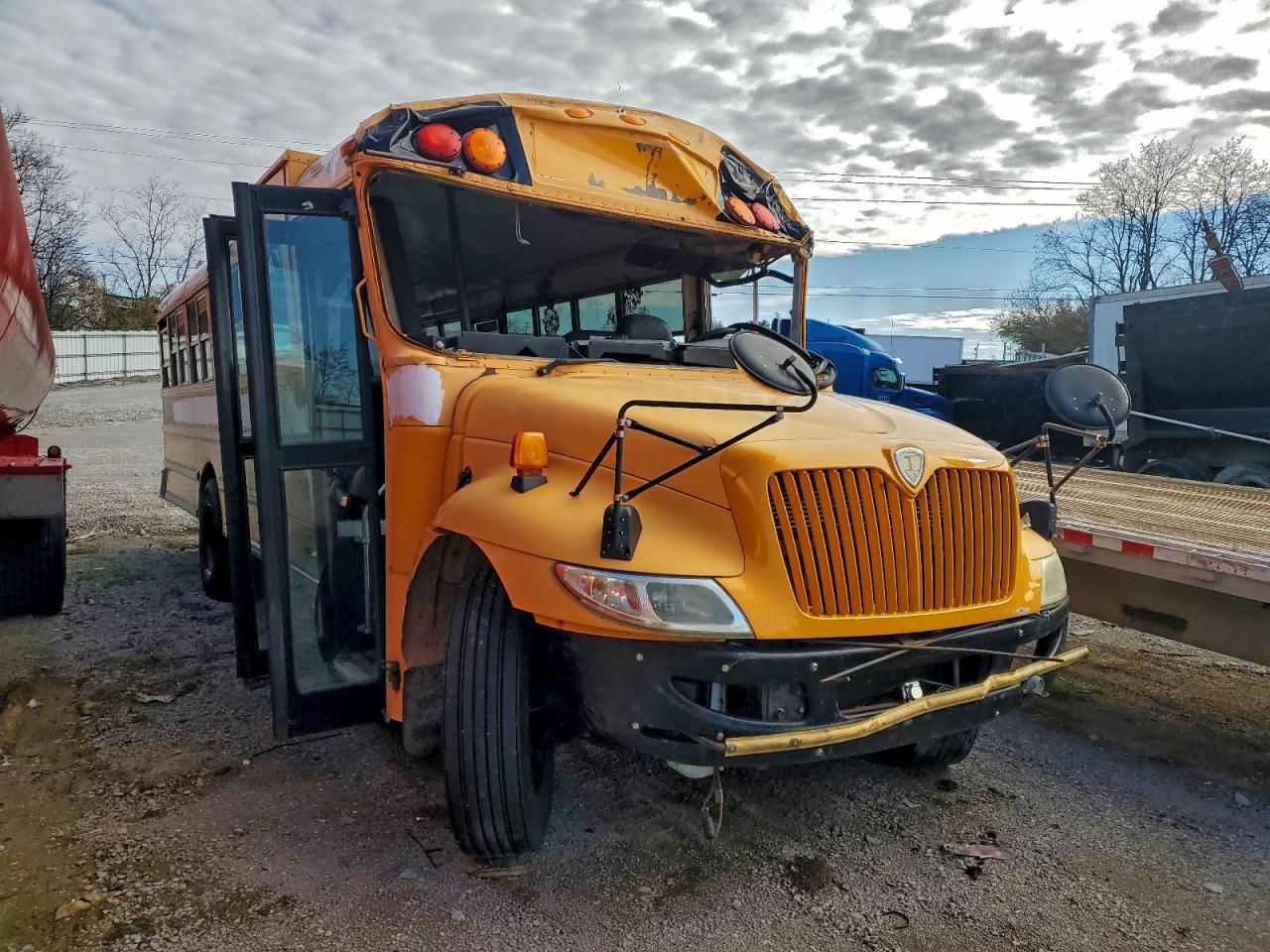 2009 Ic Corporation 3000 CE