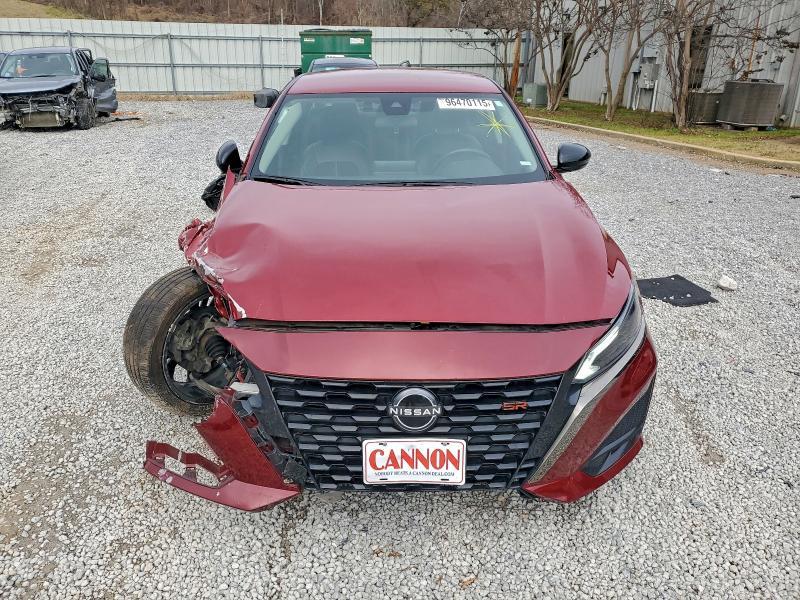 2024 Nissan Altima sr