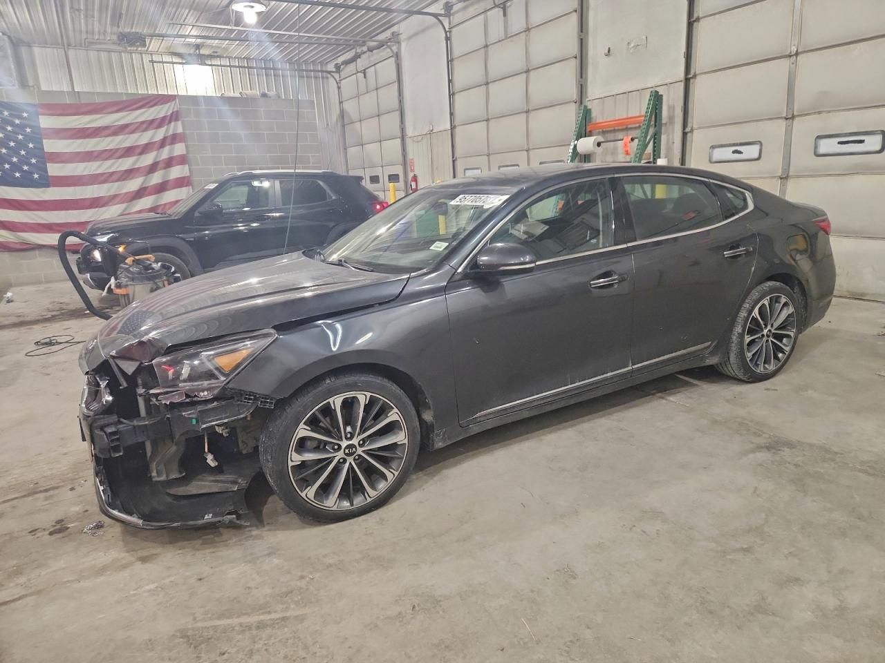 2018 KIA Cadenza Luxury