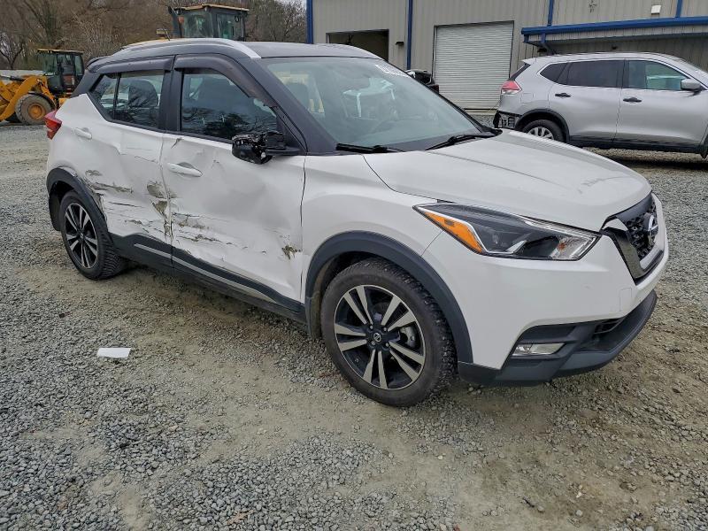 2019 Niss Kicks s