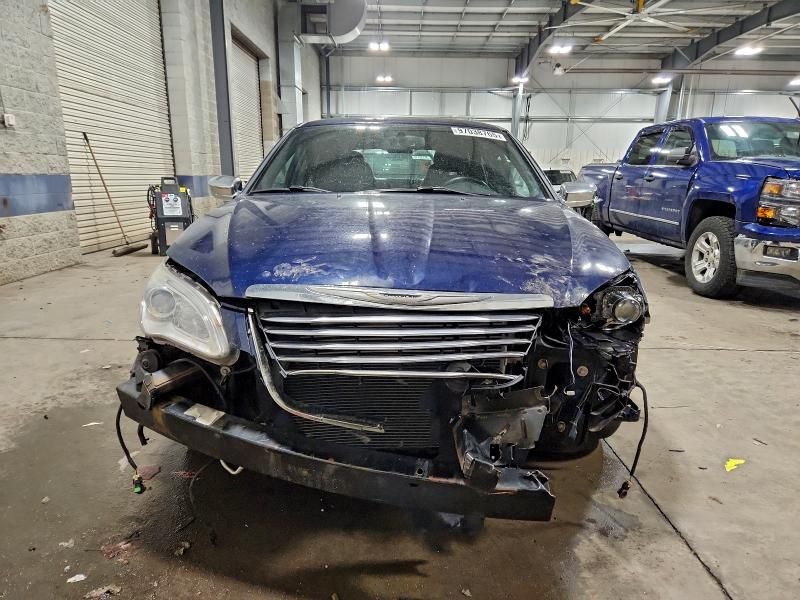 2013 Chrysler 200 Limited