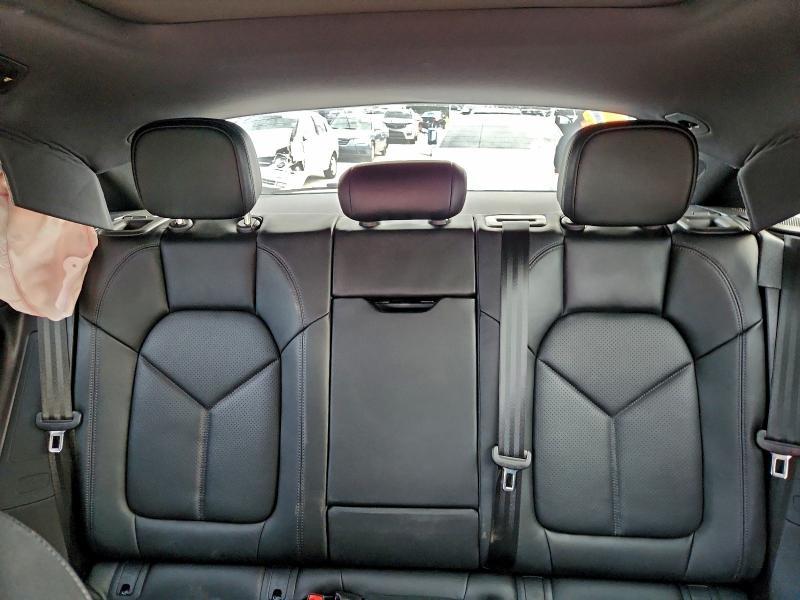 2023 Porsche Macan Base