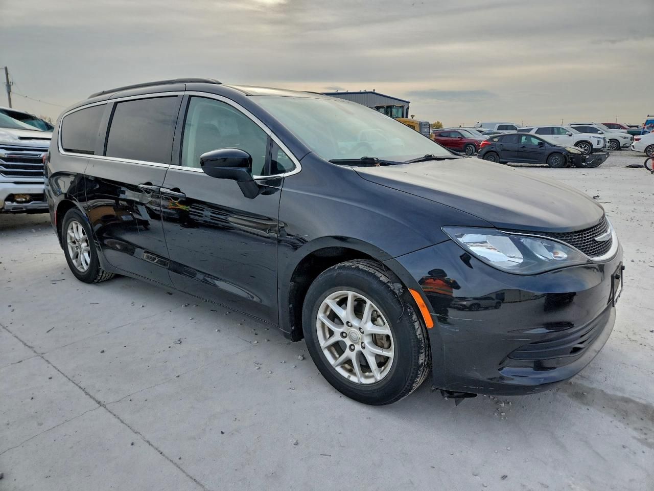 2020 Chrysler Voyager lxi