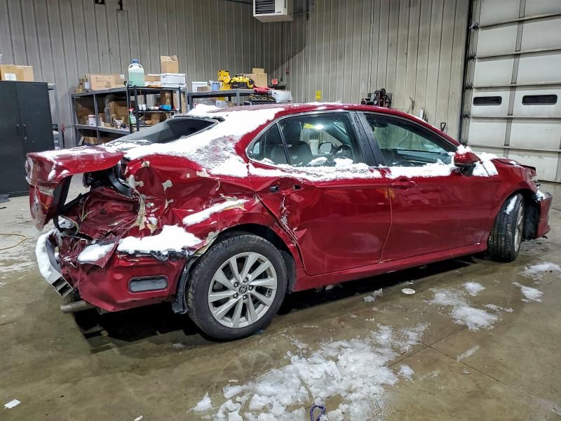 2022 Toyota Camry le