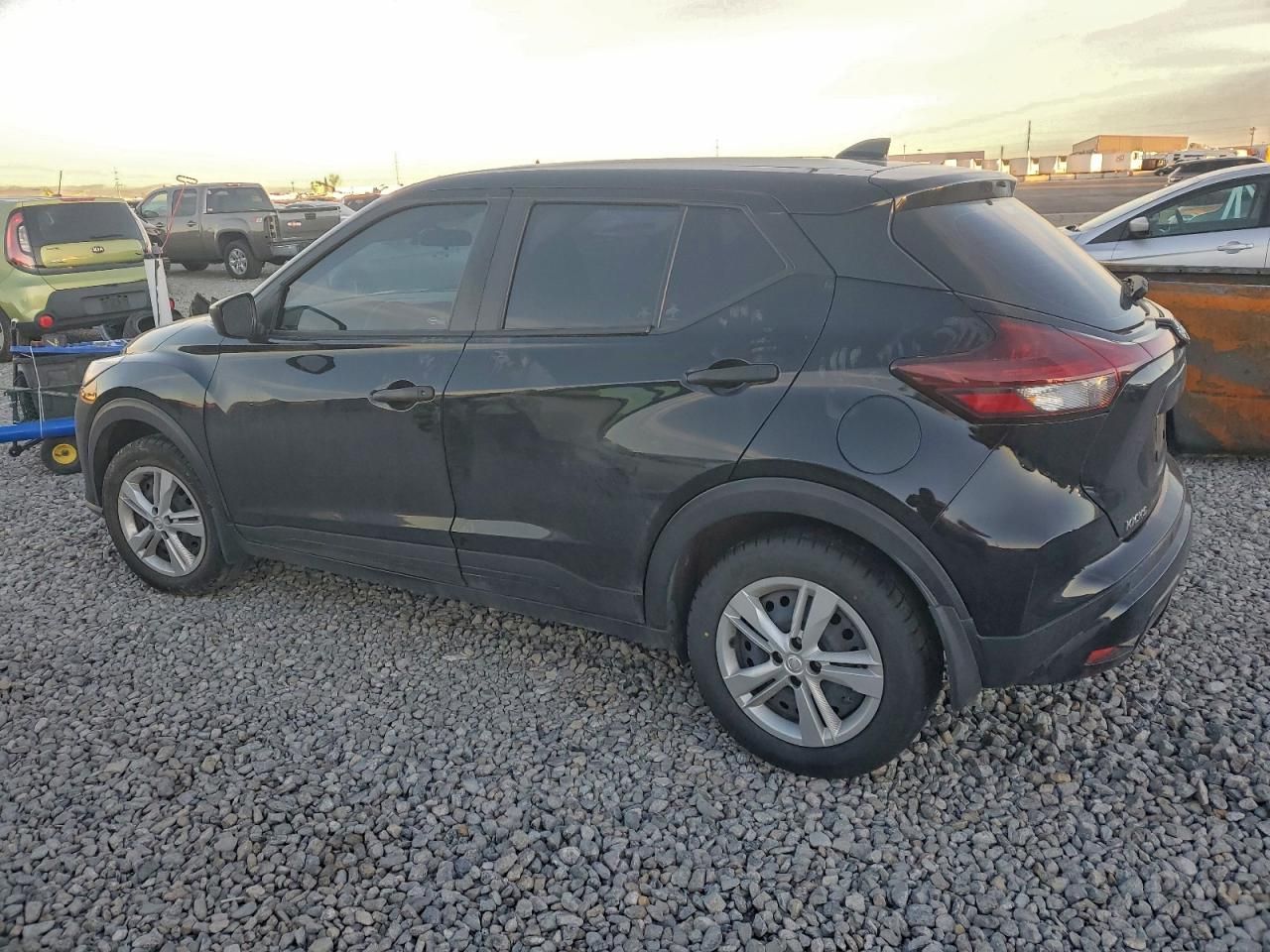 2024 Nissan Kicks s