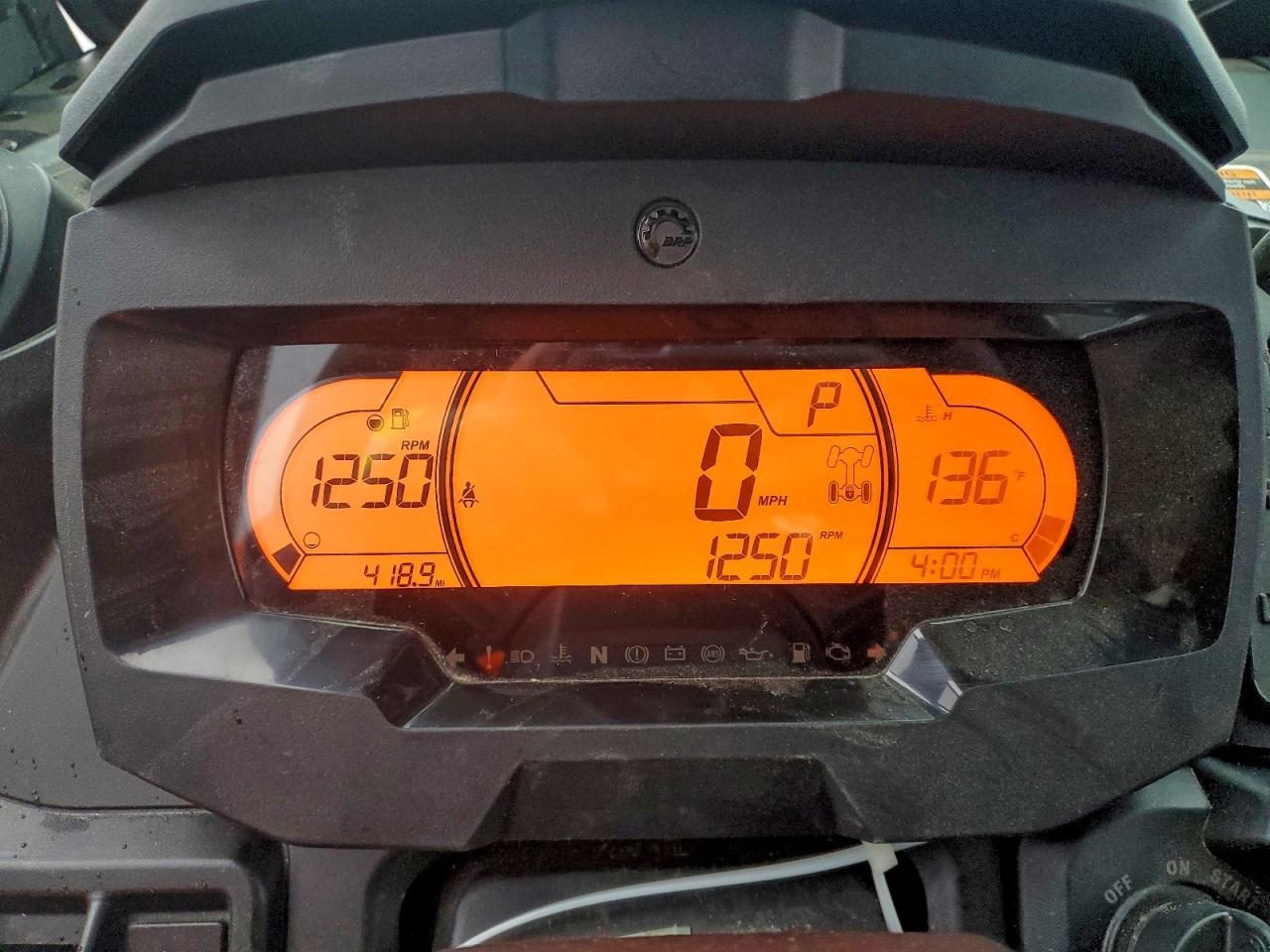 2025 Can-Am Defender Utility Vehicle