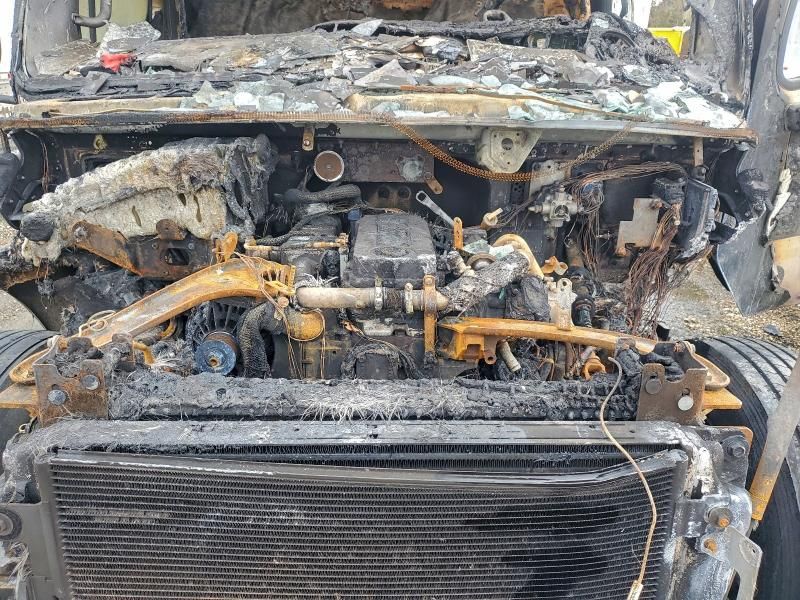 2016 Freightliner Business Class M2 BOX Truck