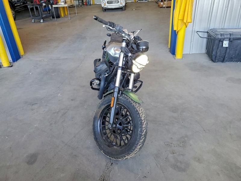 2021 Moto Guzzi V9 Bobber