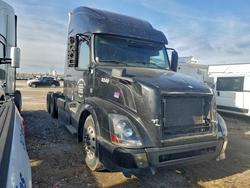 Salvage trucks for sale at Kansas City, KS auction: 2014 Volvo VNL Semi Truck