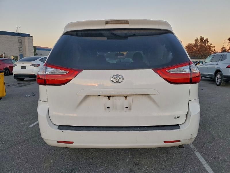 2015 Toyota Sienna le