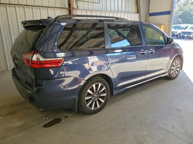 2018 Toyota Sienna xle