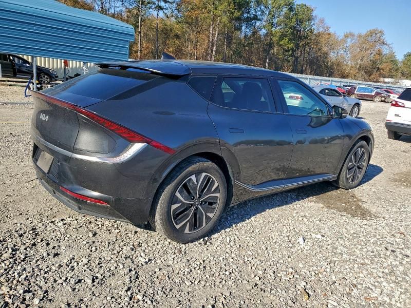 2022 KIA EV6 Light