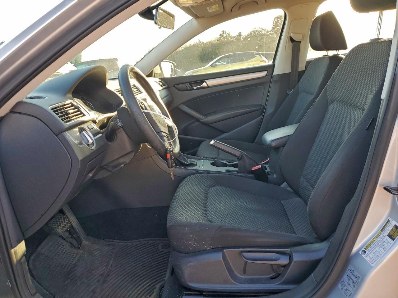 2014 Volkswagen Passat s