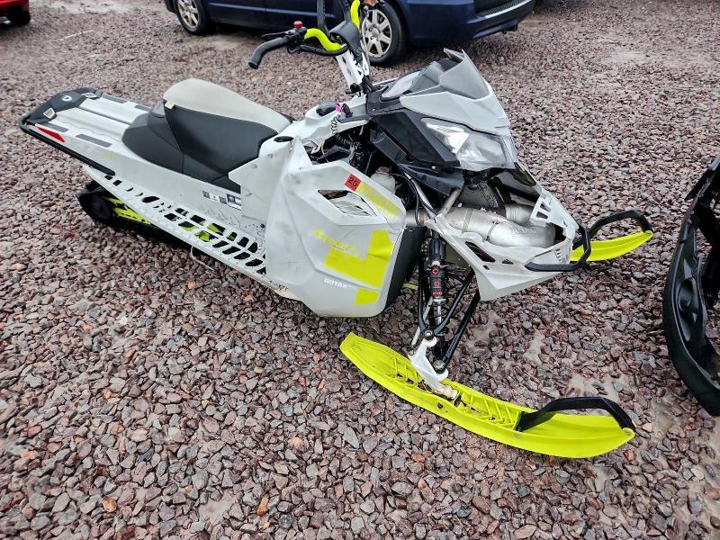 2014 Skidoo 2014 Skidoo Freeride 137 Snowmobile