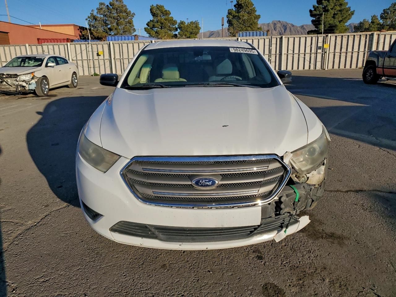 2014 Ford Taurus se