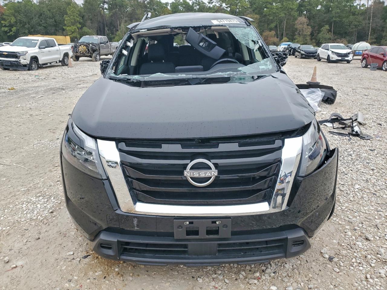 2024 Nissan Pathfinder sv