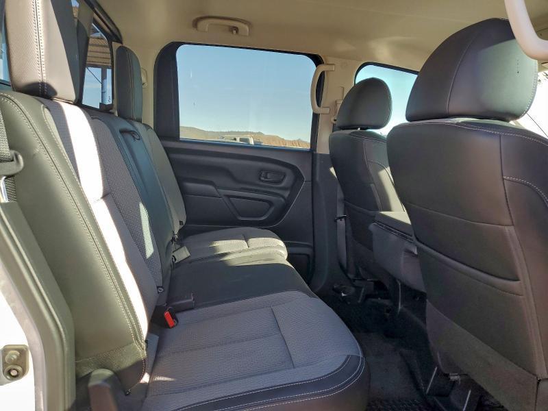 2021 Nissan Titan s