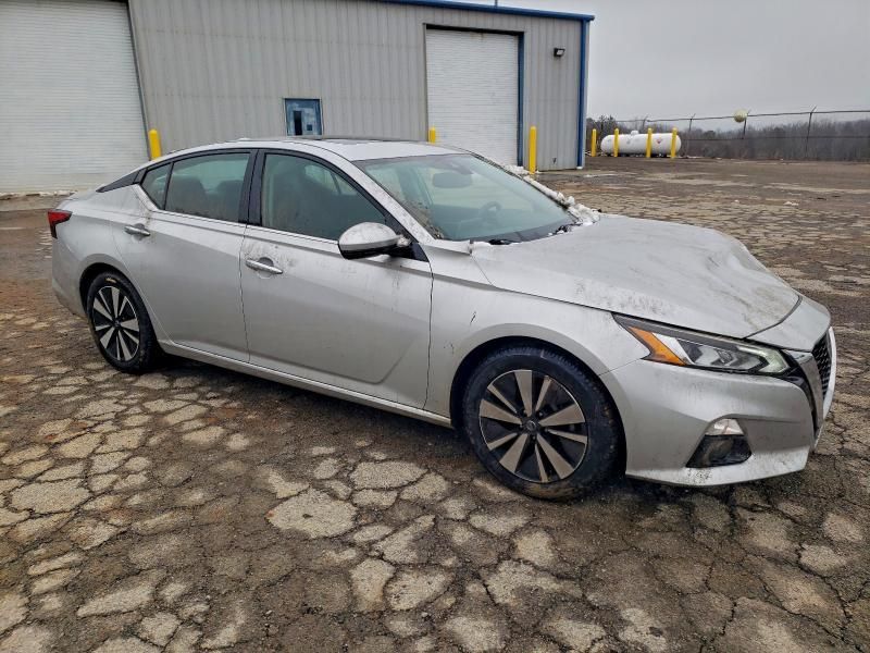 2020 Nissan Altima sv