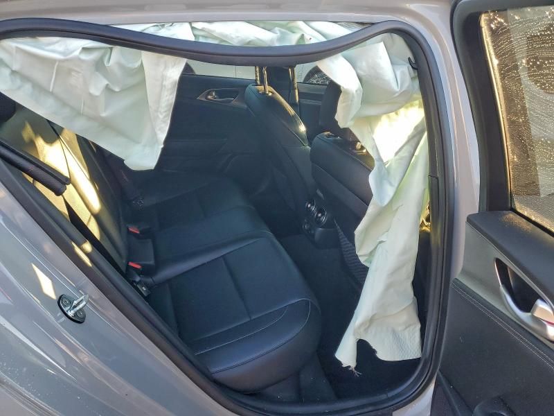 2022 KIA Stinger GT1