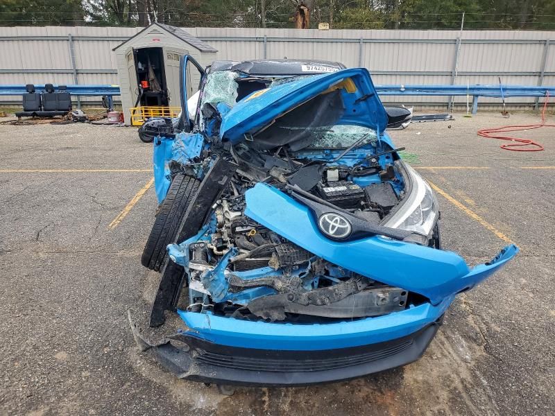 2019 Toyota C-hr xle