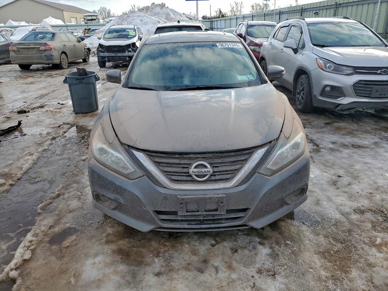 2016 Niss Altima