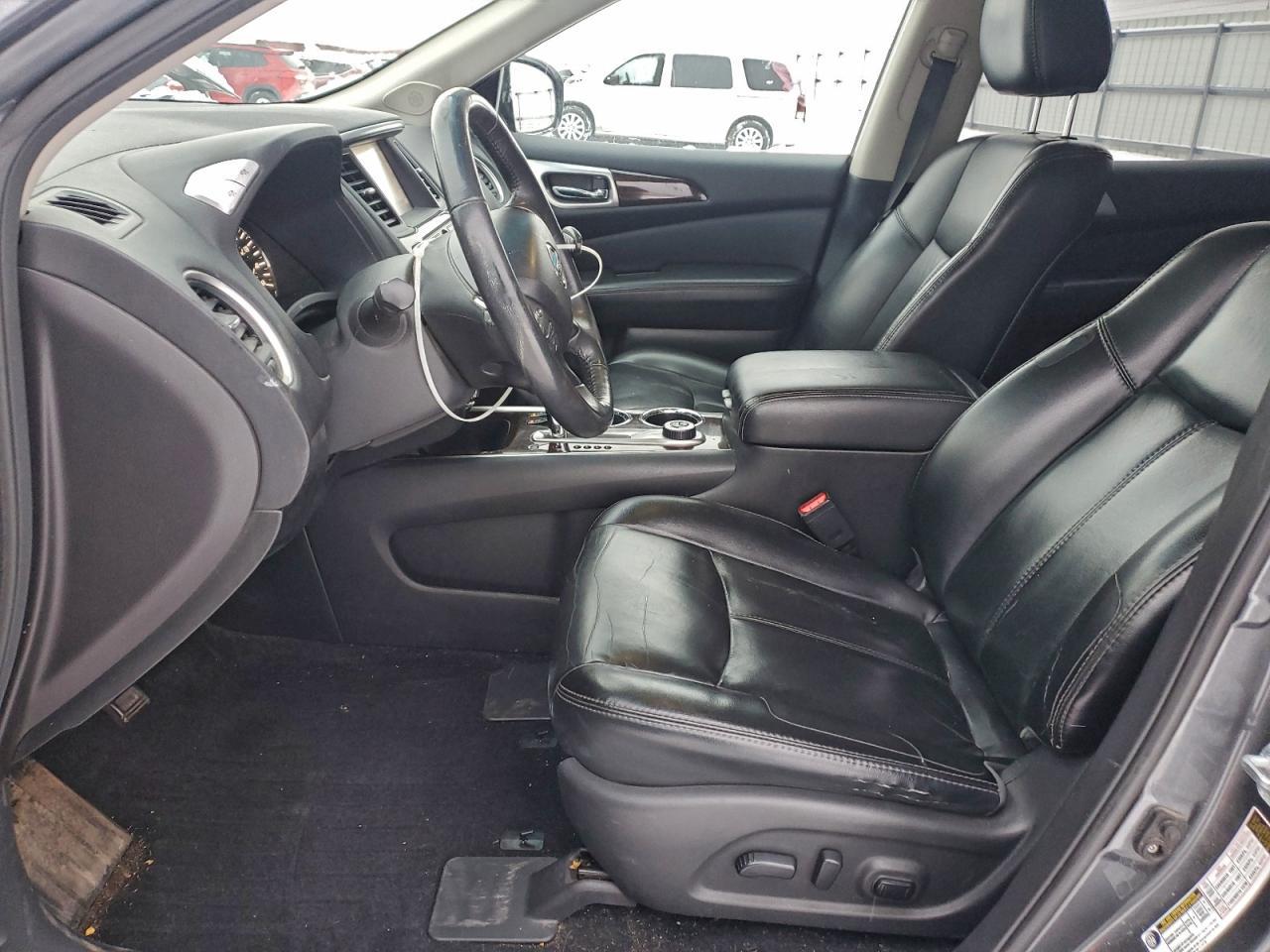 2016 Nissan Pathfinder sl