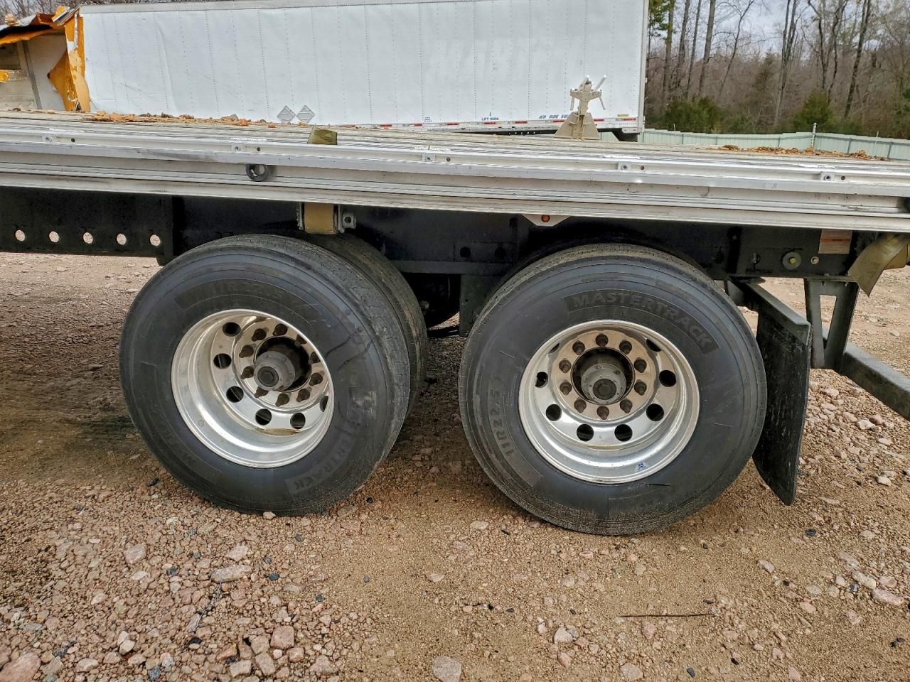 2019 Manac 10248C011L Flatbed Trailer
