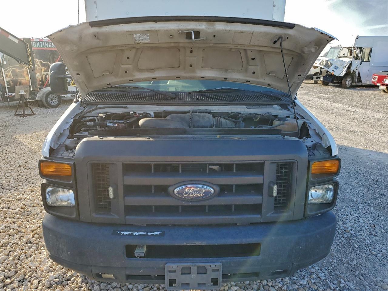 2013 Ford E350 BOX Truck