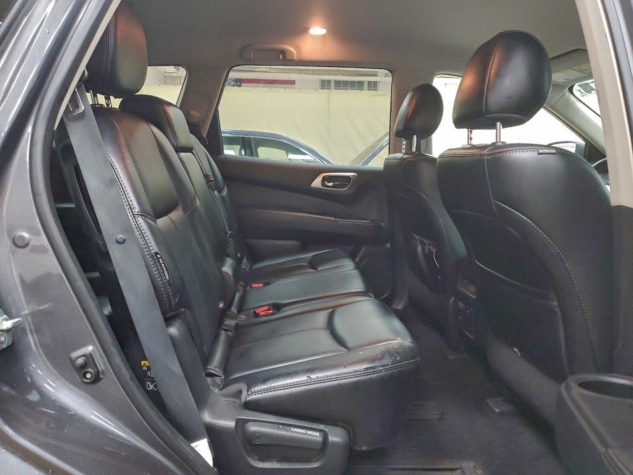 2019 Nissan Pathfinder s