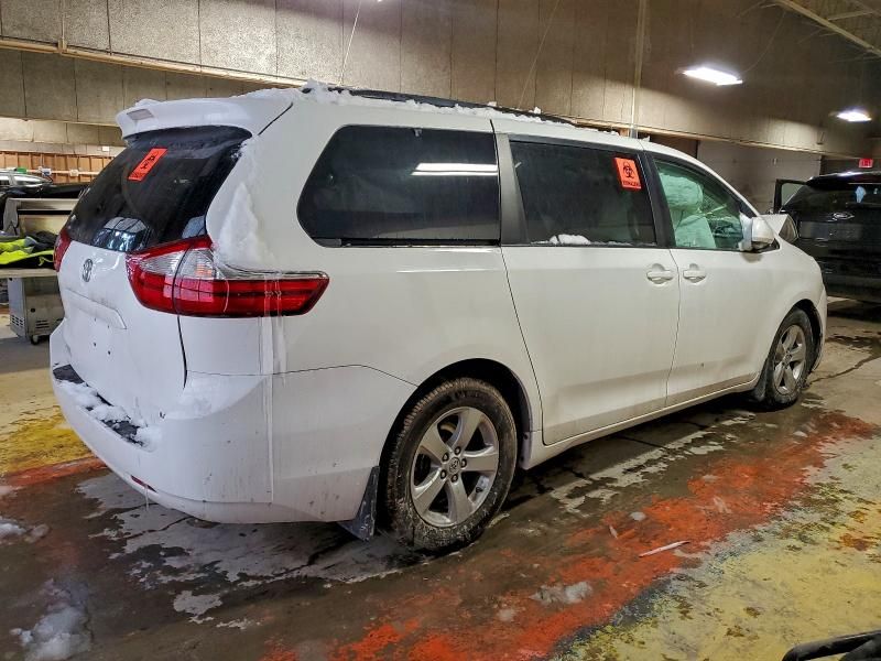 2016 Toyota Sienna le