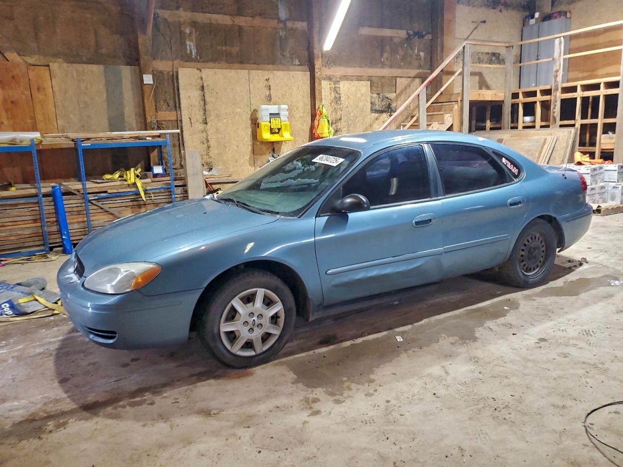 2005 Ford Taurus se