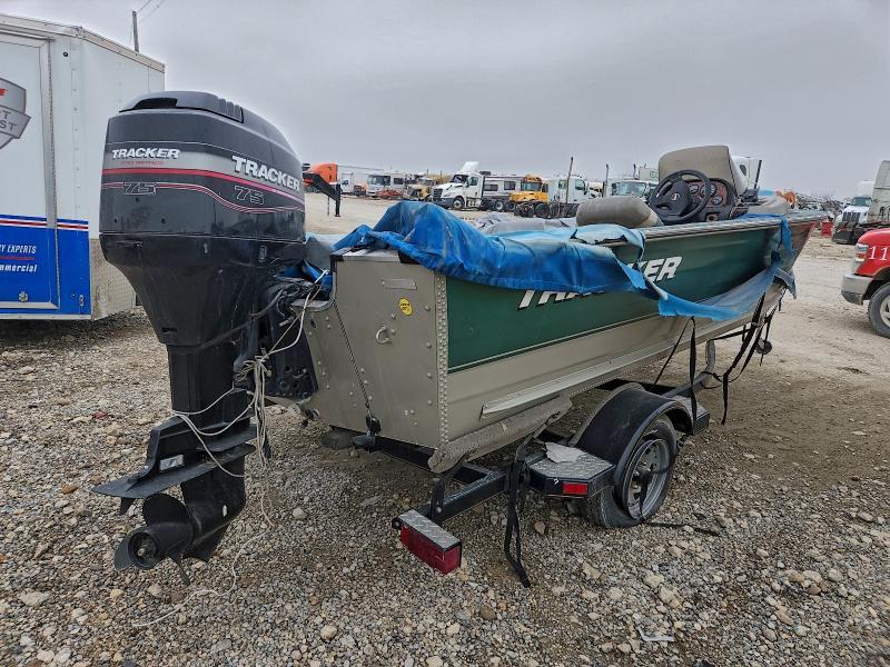 1999 Tracker Boat