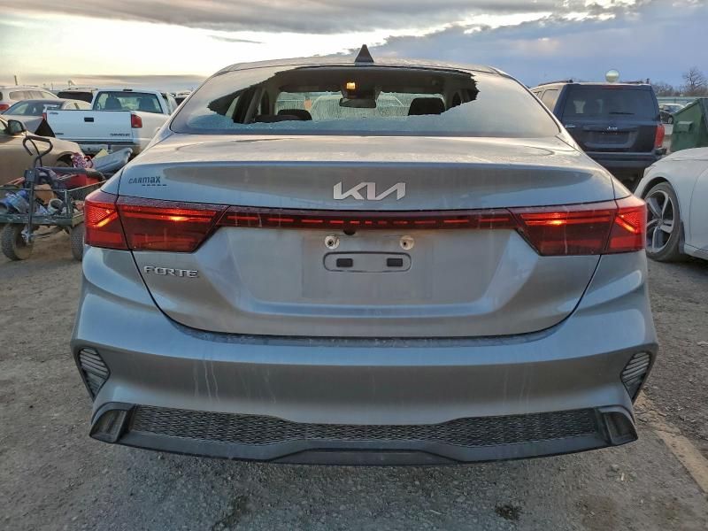 2023 KIA Forte lx