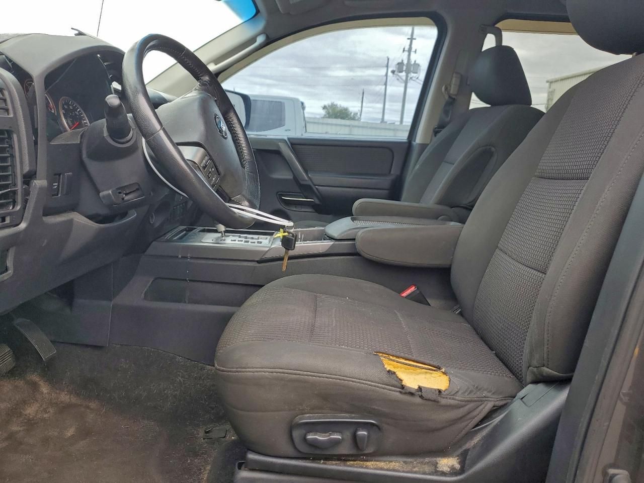 2011 Nissan Titan sv