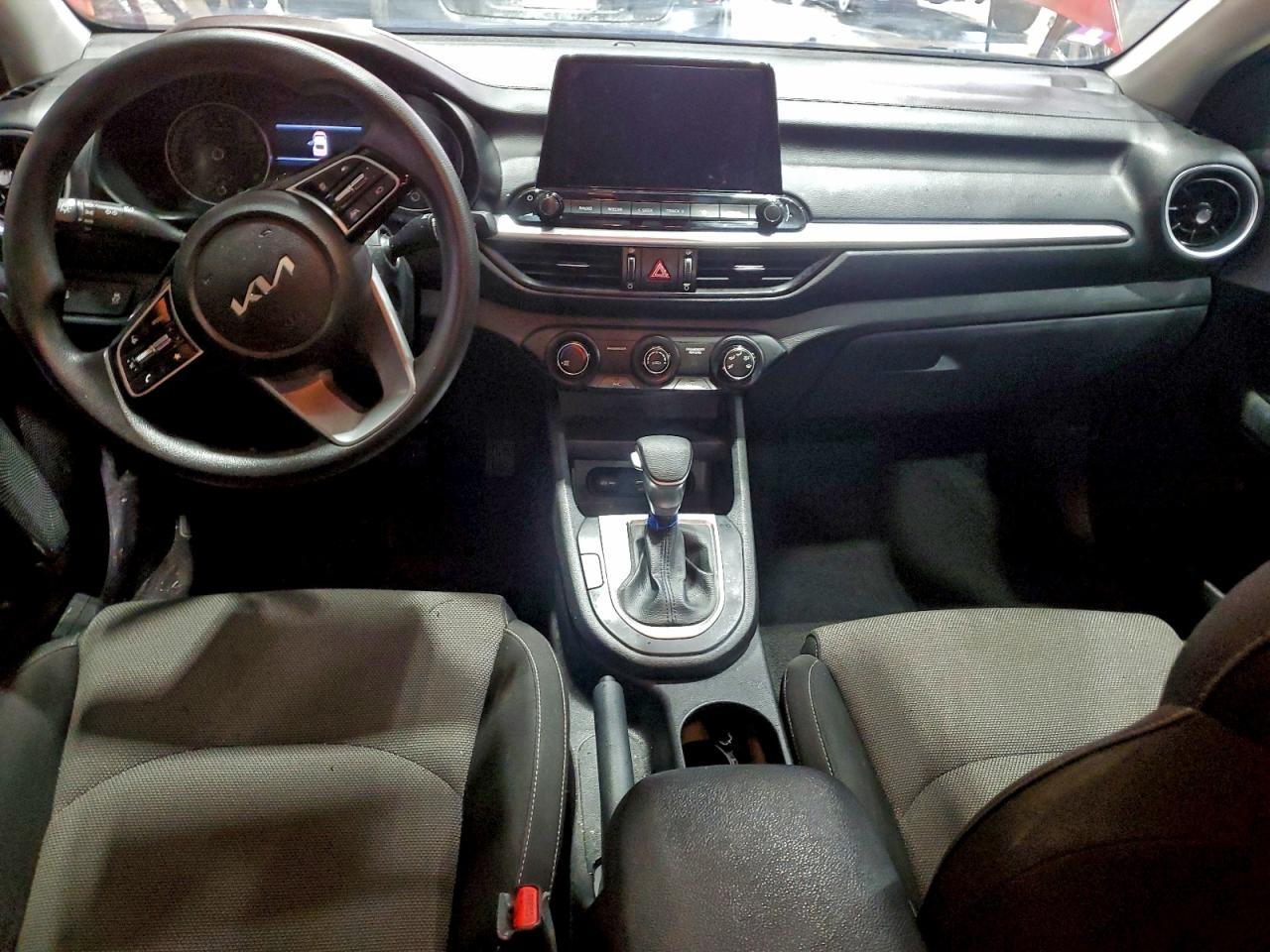 2022 KIA Forte fe