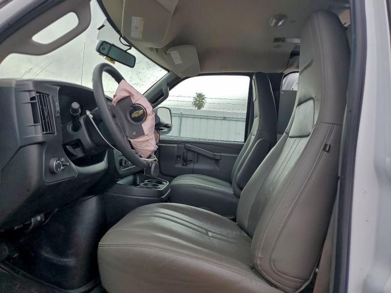 2024 Chevrolet Express G2500