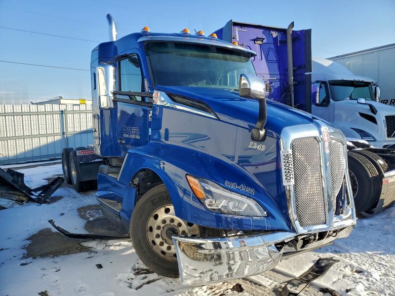 2025 Kenworth 2018 Kenworth T680 Semi Truck
