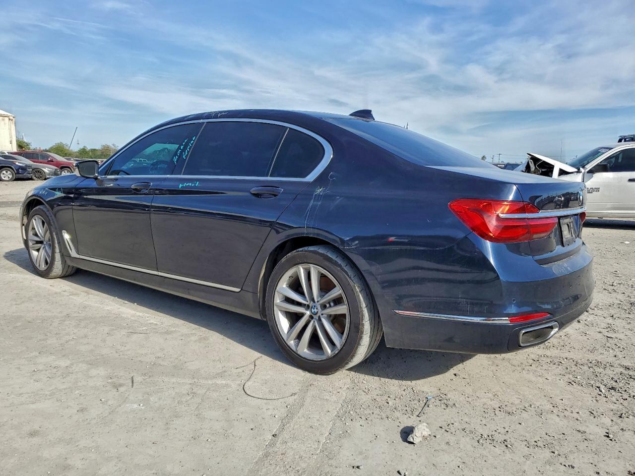 2018 BMW 750 i