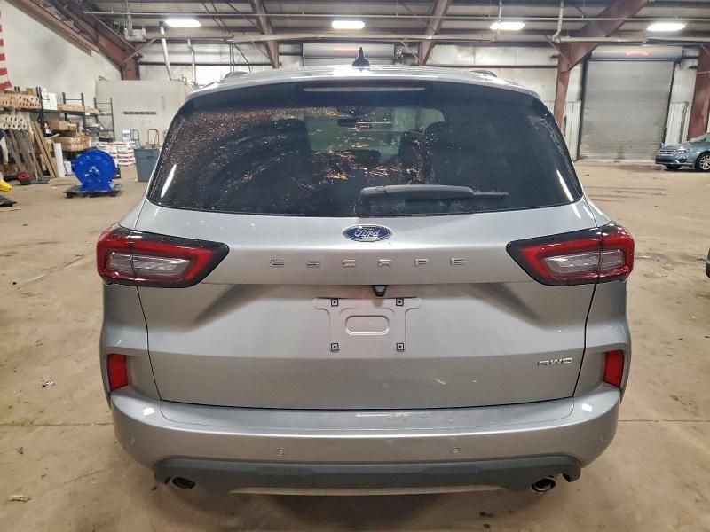 2024 Ford Escape st Line