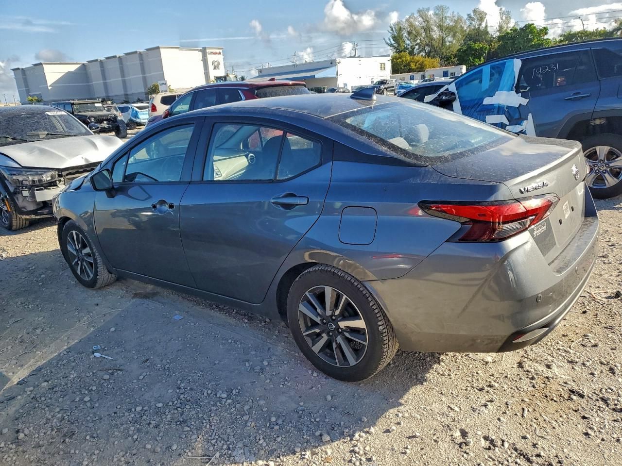 2021 Nissan Versa sv