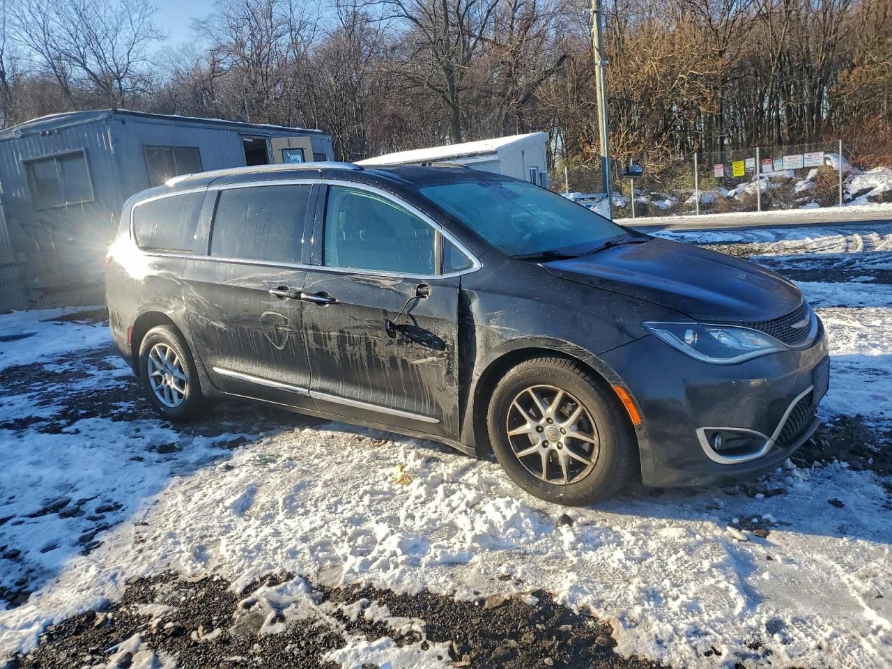 2020 Chrysler Pacifica Touring l