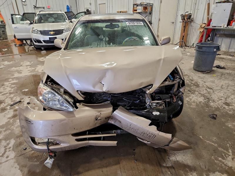 2004 Toyota Camry le