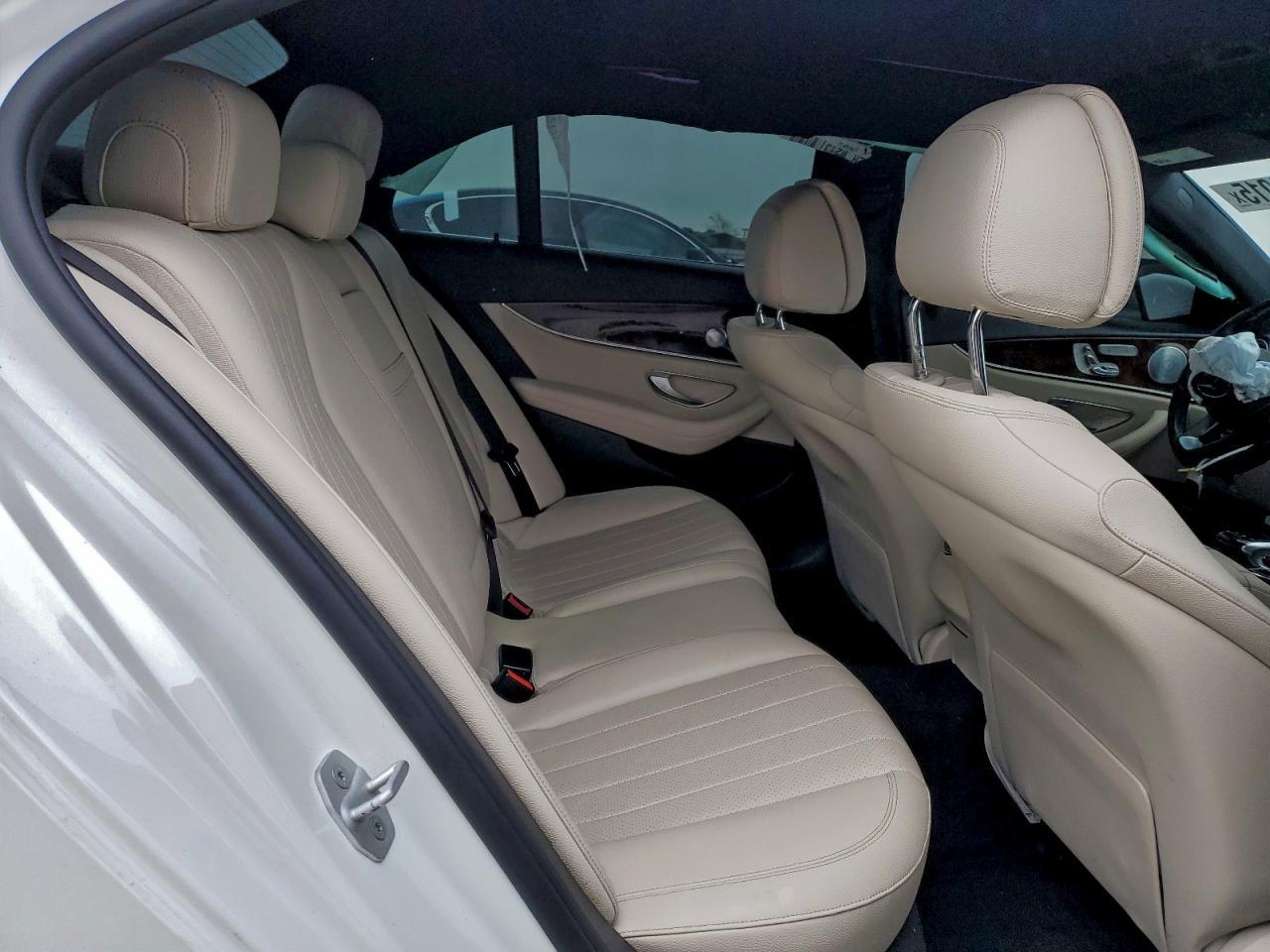 2017 Mercedes-Benz E 300