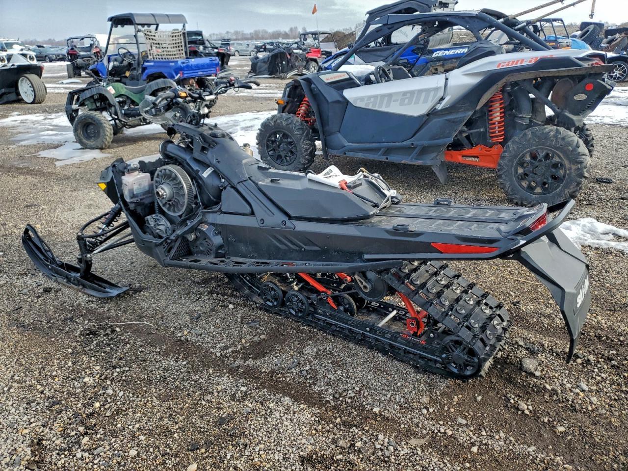 2021 Renegade 2021 SKI-DOO Snowmobile